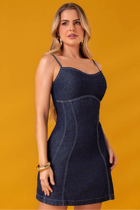 Vestido Curto Com Recortes E Contraste De Linha