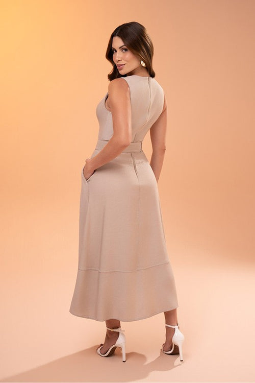 Carregar imagem 1 na visualização da galeria. Vestido Midi Cavado Com Cinto