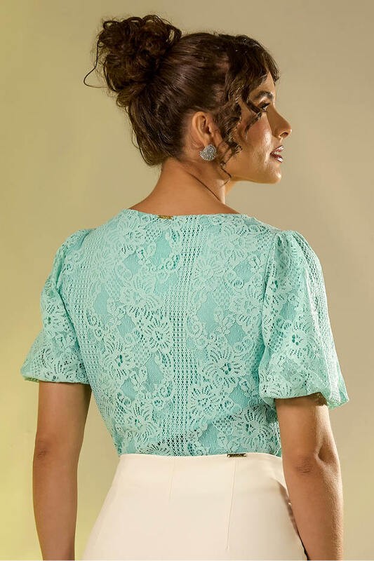 Blusa De Renda Com Mangas Balone
