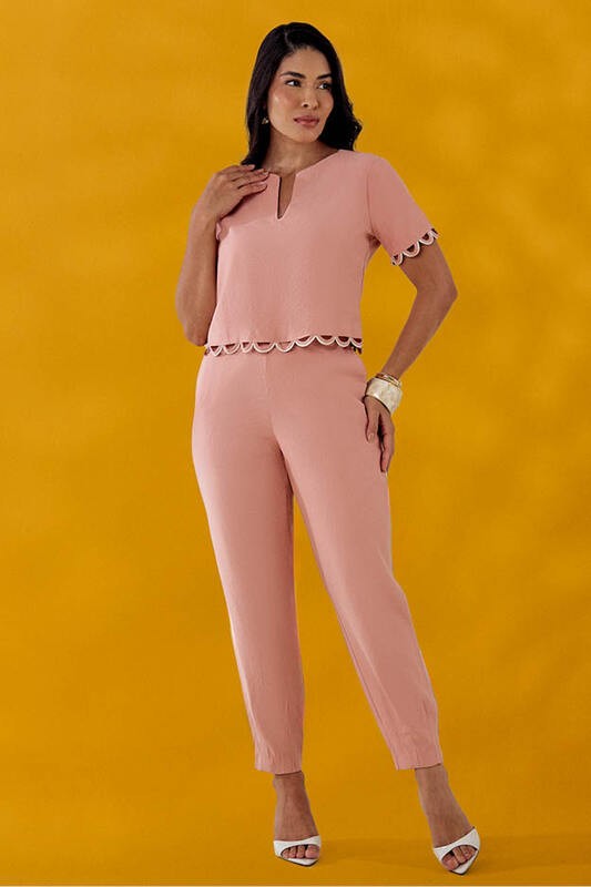 Conjunto De Blusa E Calca Com Detalhes Vies