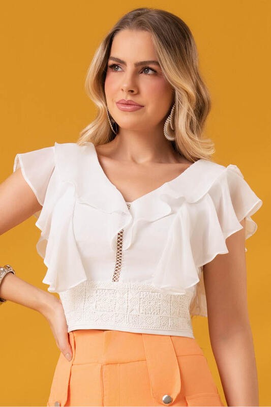 Blusa Com Babados E Bico