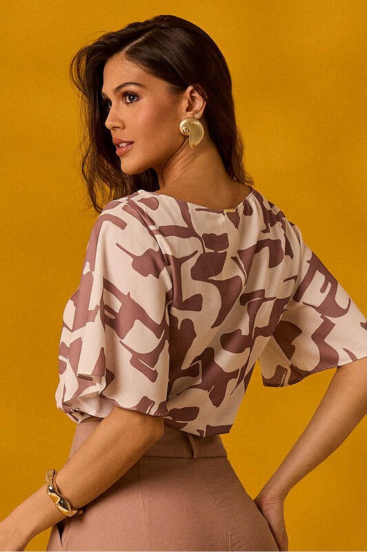 Blusa Semicropped Com Mangas Amplas