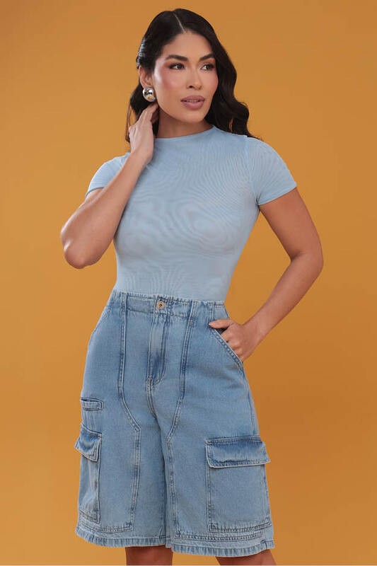 Short Bermuda Com Bolsos Aplicados
