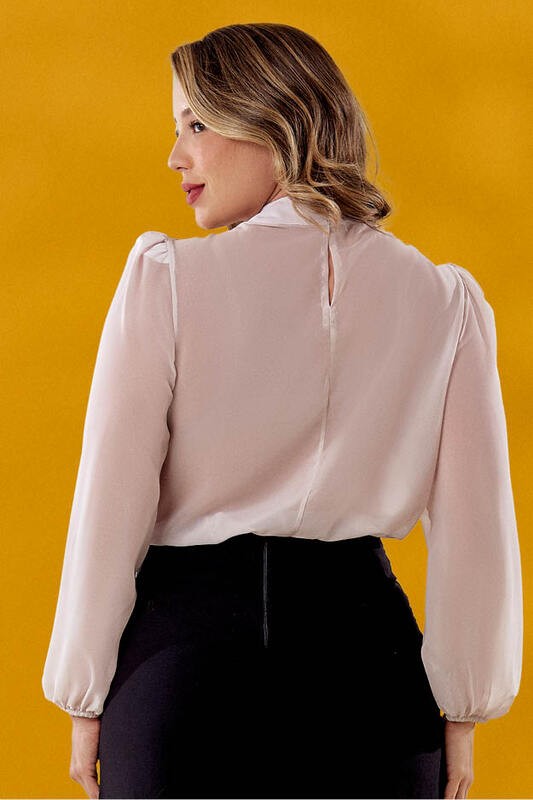 Blusa Manga Longa Com Gola Alta