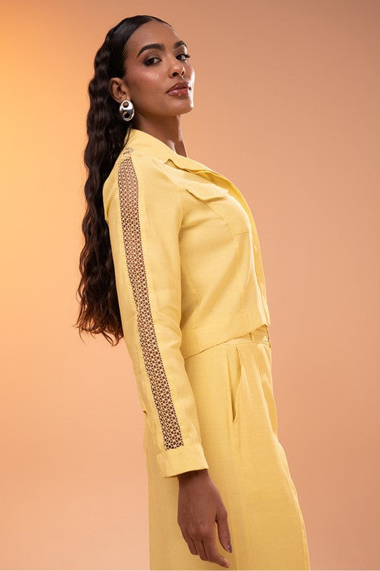 Blusa Estilo Jaqueta Com Aplicacao De Bico