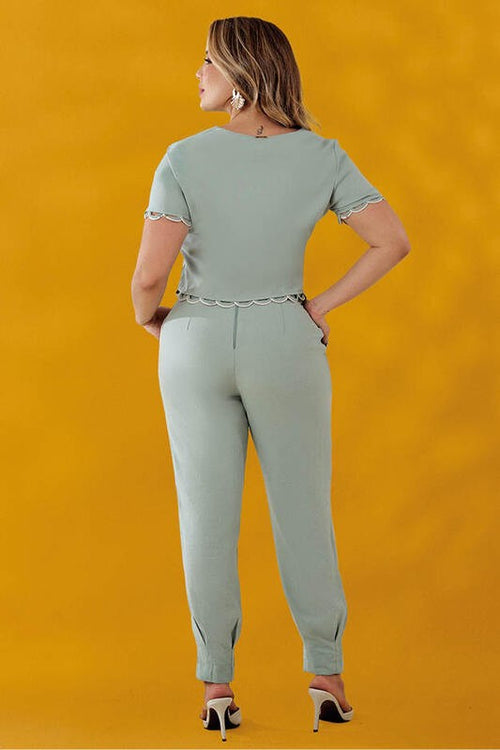 Carregar imagem 1 na visualização da galeria. Conjunto De Blusa E Calca Com Detalhes Vies