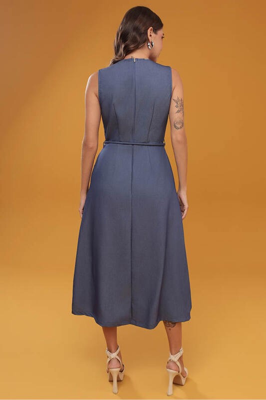 Vestido Com Botoes Cobertos