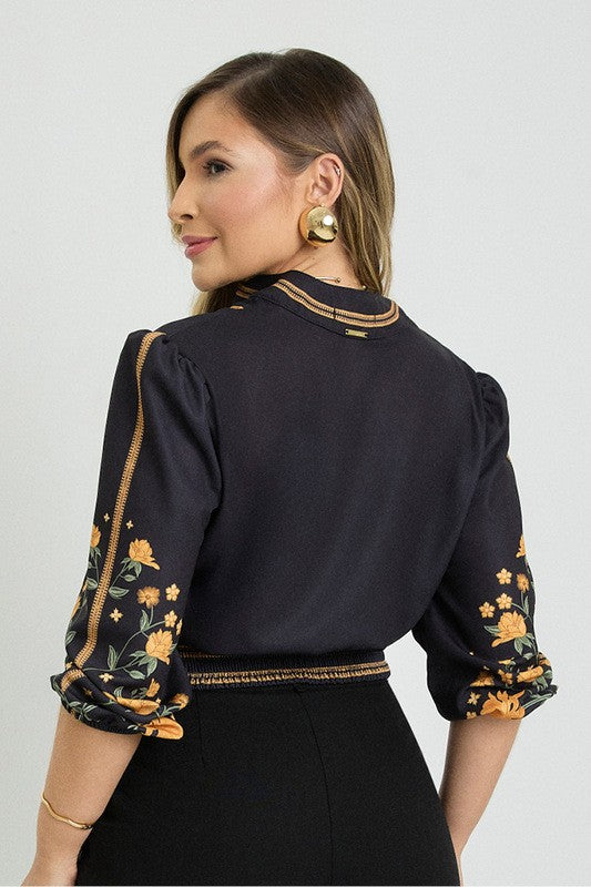 Blusa Semi Cropped Com Manga Longa