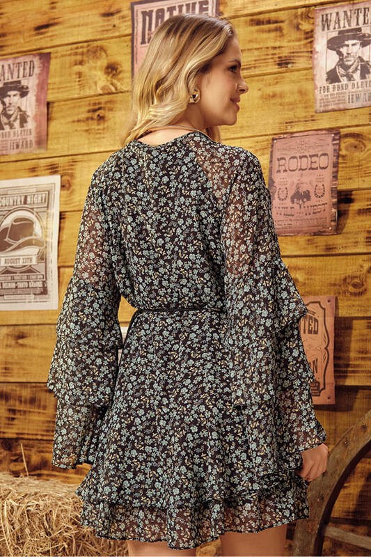 Vestido  Curto Com Babados