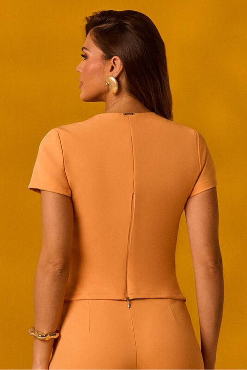 Carregar imagem 1 na visualização da galeria. Blusa Transpassada  Assimetrica