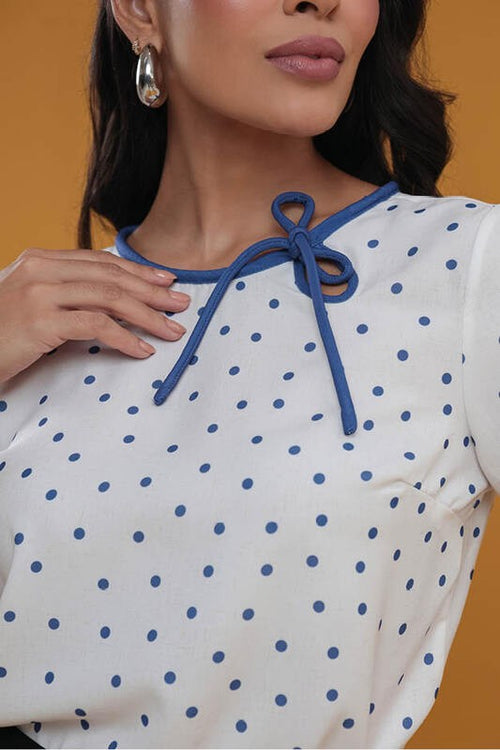 Carregar imagem 1 na visualização da galeria. Blusa  Baby Look Com Detalhe No Decote