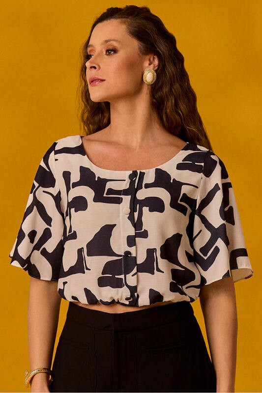 Blusa Semicropped Com Mangas Amplas
