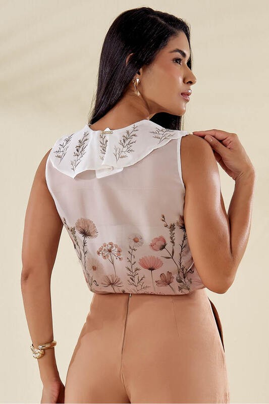 Blusa Com Jabour No Decote