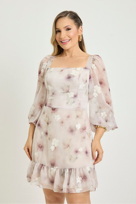 Vestido Plano Curto Com Manga Longa E Babado