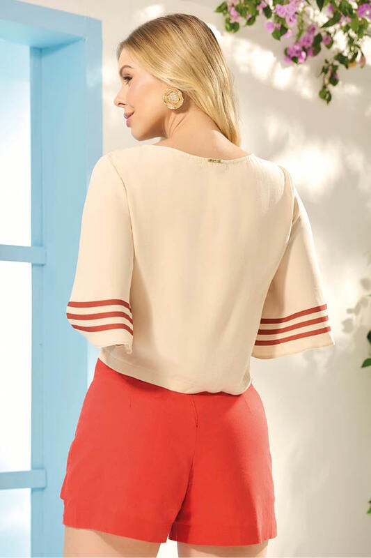 Short Saia Com Botoes Aplicados