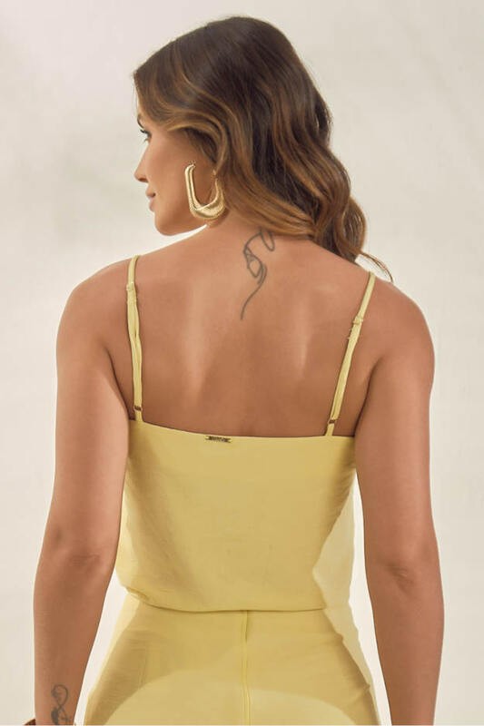 Blusa Regata Com Recortes