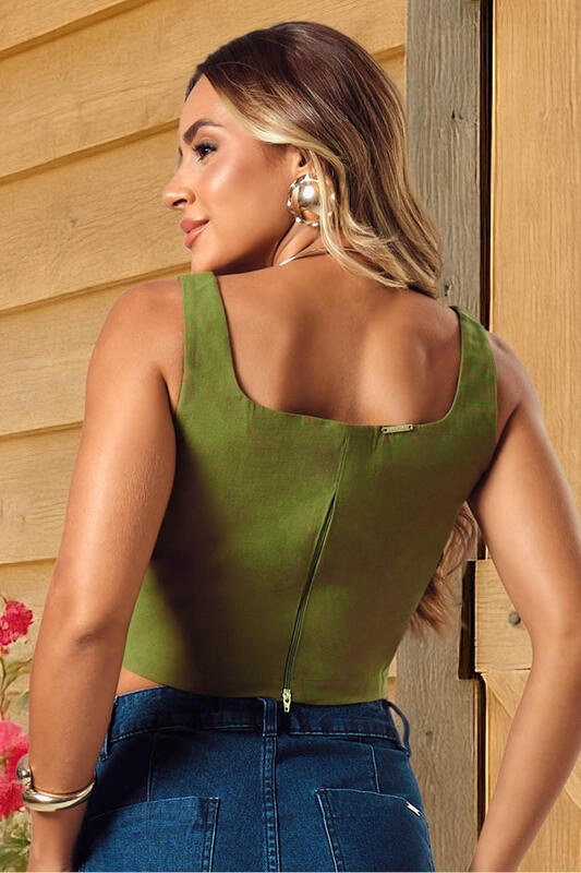 Blusa  Semi Cropped Com Aplique Circular