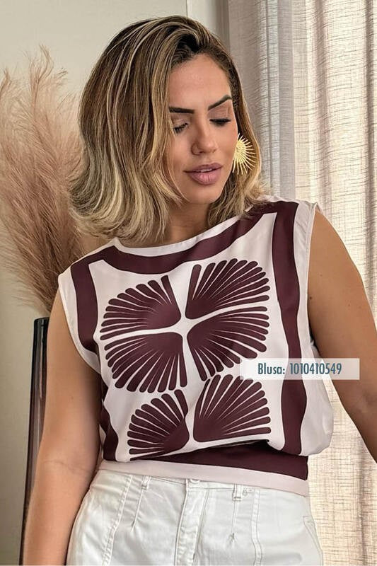 Blusa Semi Cropped Cavada Com Pala