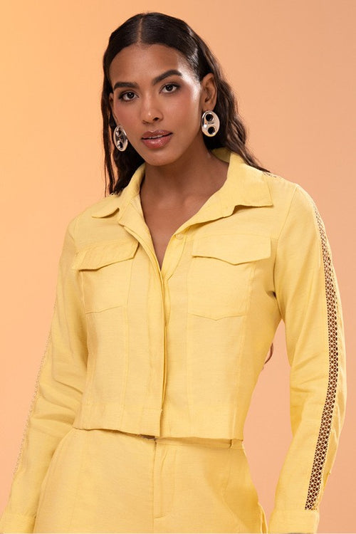 Carregar imagem 1 na visualização da galeria. Blusa Estilo Jaqueta Com Aplicacao De Bico