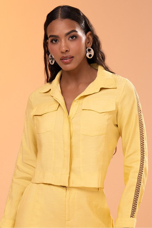 Blusa Estilo Jaqueta Com Aplicacao De Bico