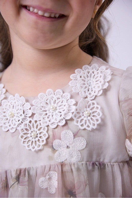 Vestido Plano Infantil Com Aplicacoes Flores E Perolas