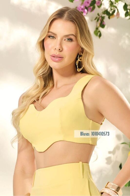 Blusa Top Com Ondulacoes E Alca Larga