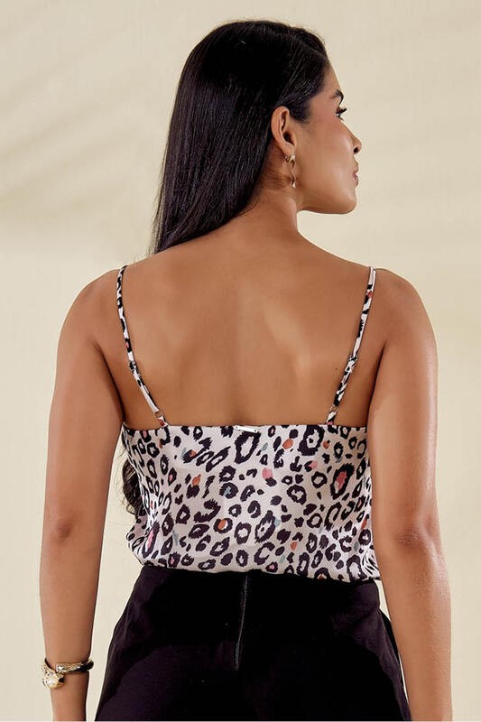 Blusa Com Decote V Com Renda