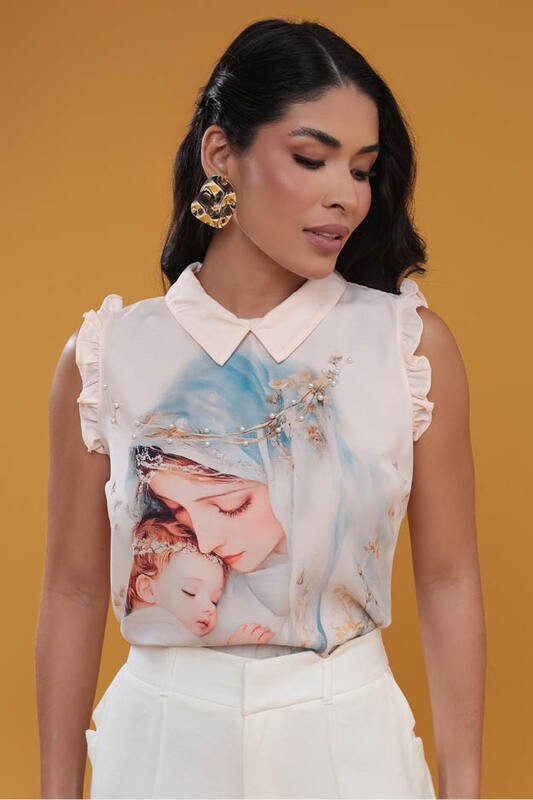 Blusa Regata Com Gola E Perolas