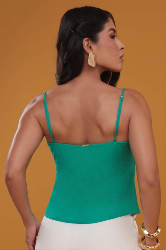 Blusa Regata Com Recortes