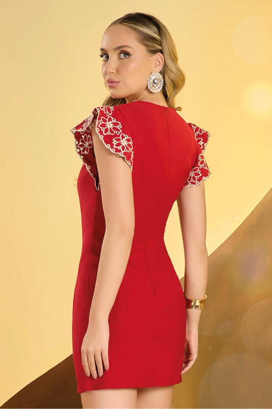 Vestido Plano Com Mangas Bordadas